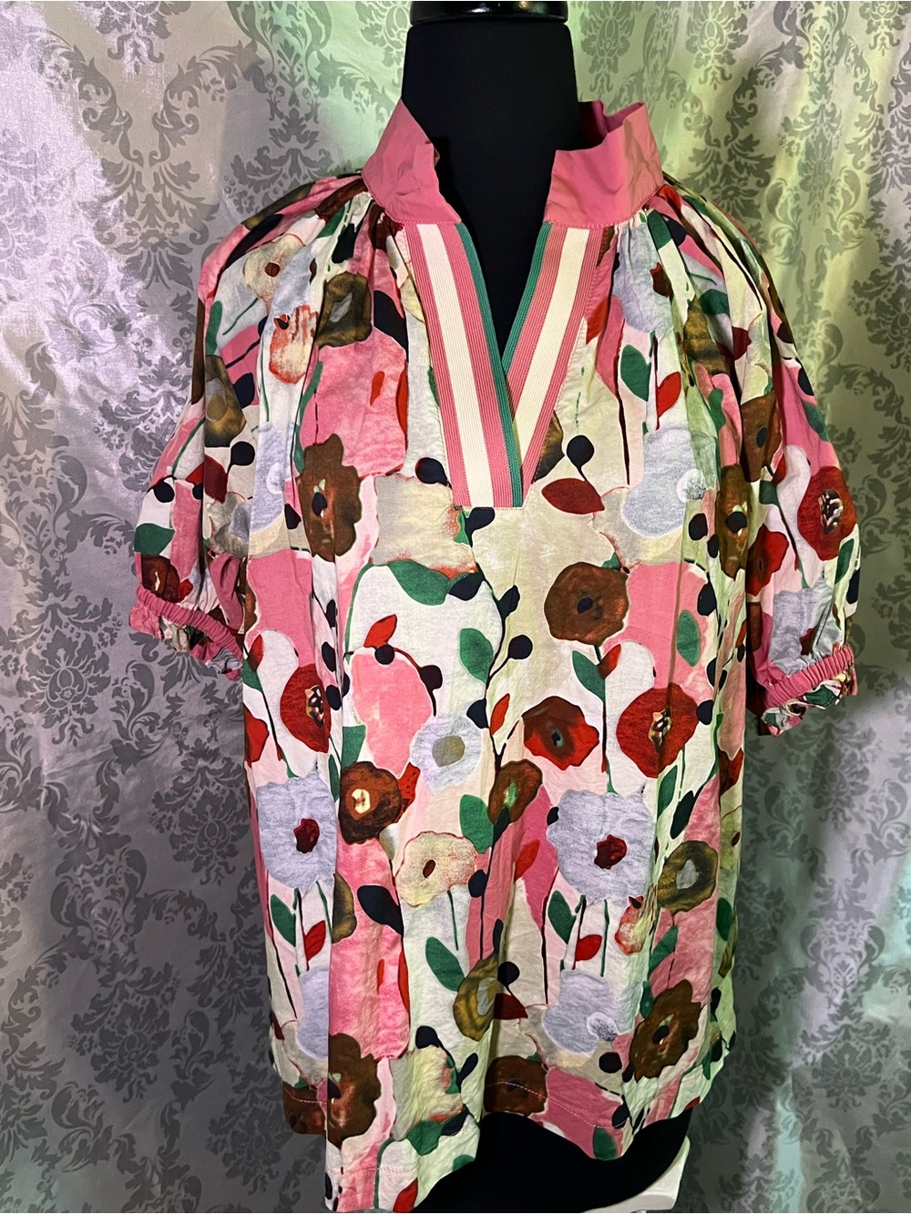 Umgee Pink Floral V‑Neck Blouse with Green Accents